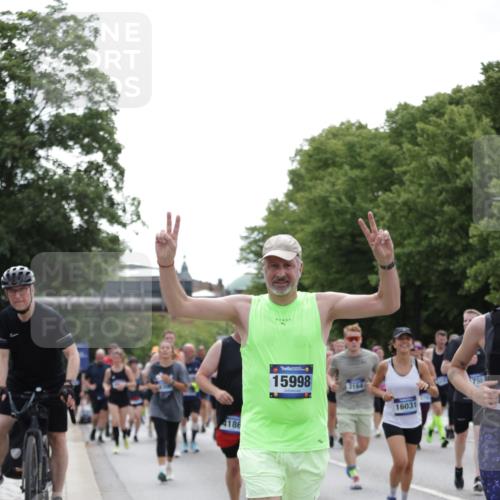 29.06.2025 - hella hamburg halbmarathon Jannik Wohlers http://msf.ph/oto/8142853 29.06.2025 10:44:50 Lombardsbrücke 1685, 1798, 3160, 3164, 3879, 3993, 4099, 4102, 4186, 4337, 4504, 4820, 4851, 5099, 5108, 5190, 5339, 5636, 5949, 6509, 6763, 6788, 6911, 6980, 7699, 7912, 8594, 8605, 8762, 10225, 11119, 11314, 11393, 11473, 11474, 11725, 12198, 12332, 12334, 12415, 12793, 12856, 12878, 12905, 13555, 14002, 14185, 14379, 14410, 14513, 14742, 14758, 14777, 15011, 15450, 15458, 15517, 15557, 15750, 15751, 15998 meine-sportfotos.de