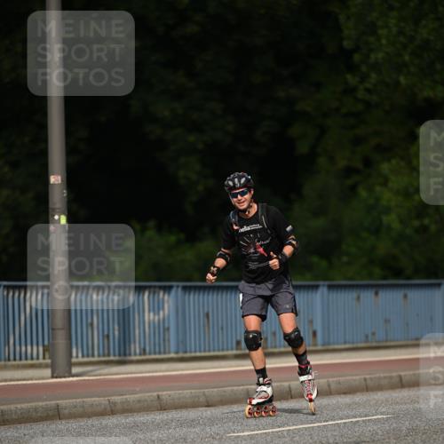 29.06.2025 - hella hamburg halbmarathon Dr. Thomas Lammeyer http://msf.ph/oto/8142860 29.06.2025 09:00:52 Kennedybrücke  meine-sportfotos.de