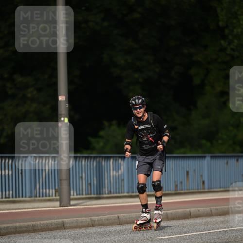 29.06.2025 - hella hamburg halbmarathon Dr. Thomas Lammeyer http://msf.ph/oto/8142871 29.06.2025 09:00:52 Kennedybrücke  meine-sportfotos.de