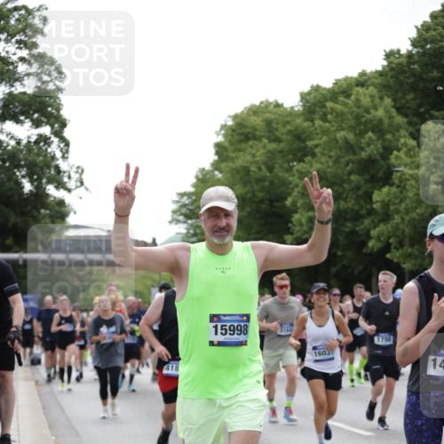 29.06.2025 - hella hamburg halbmarathon Jannik Wohlers http://msf.ph/oto/8142874 29.06.2025 10:44:50 Lombardsbrücke 1685, 1798, 3160, 3164, 3879, 3993, 4099, 4102, 4186, 4337, 4504, 4820, 4851, 5099, 5108, 5190, 5339, 5636, 5949, 6509, 6763, 6788, 6911, 6980, 7699, 7912, 8594, 8605, 8762, 10225, 11119, 11314, 11393, 11473, 11474, 11725, 12198, 12332, 12334, 12415, 12793, 12856, 12878, 12905, 13555, 14002, 14185, 14379, 14410, 14513, 14742, 14758, 14777, 15011, 15450, 15458, 15517, 15557, 15750, 15751, 15998 meine-sportfotos.de