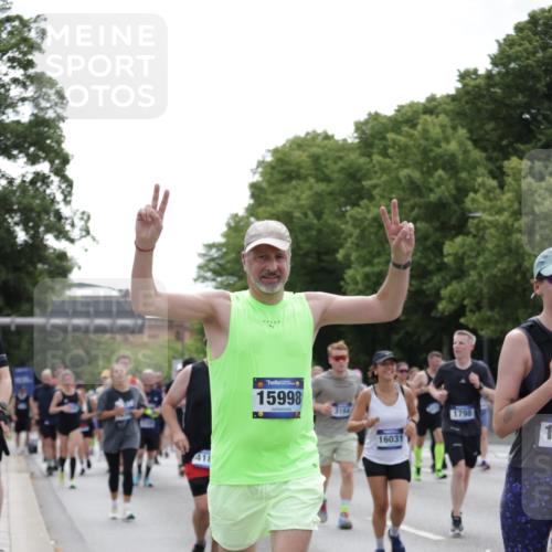 29.06.2025 - hella hamburg halbmarathon Jannik Wohlers http://msf.ph/oto/8142886 29.06.2025 10:44:50 Lombardsbrücke 1685, 1798, 3160, 3164, 3879, 3993, 4099, 4102, 4186, 4337, 4504, 4820, 4851, 5099, 5108, 5190, 5339, 5636, 5949, 6509, 6763, 6788, 6911, 6980, 7699, 7912, 8594, 8605, 8762, 10225, 11119, 11314, 11393, 11473, 11474, 11725, 12198, 12332, 12334, 12415, 12793, 12856, 12878, 12905, 13555, 14002, 14185, 14379, 14410, 14513, 14742, 14758, 14777, 15011, 15450, 15458, 15517, 15557, 15750, 15751, 15998 meine-sportfotos.de