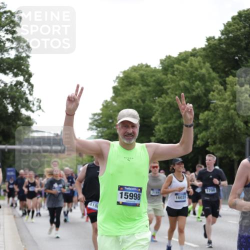 29.06.2025 - hella hamburg halbmarathon Jannik Wohlers http://msf.ph/oto/8142895 29.06.2025 10:44:50 Lombardsbrücke 1685, 1798, 3160, 3164, 3879, 3993, 4099, 4102, 4186, 4337, 4504, 4820, 4851, 5099, 5108, 5190, 5339, 5636, 5949, 6509, 6763, 6788, 6911, 6980, 7699, 7912, 8594, 8605, 8762, 10225, 11119, 11314, 11393, 11473, 11474, 11725, 12198, 12332, 12334, 12415, 12793, 12856, 12878, 12905, 13555, 14002, 14185, 14379, 14410, 14513, 14742, 14758, 14777, 15011, 15450, 15458, 15517, 15557, 15750, 15751, 15998 meine-sportfotos.de