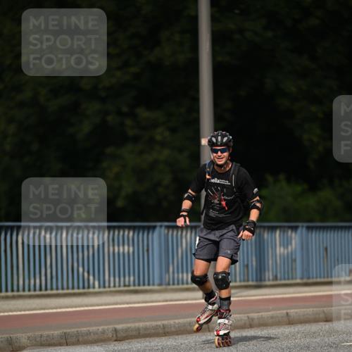 29.06.2025 - hella hamburg halbmarathon Dr. Thomas Lammeyer http://msf.ph/oto/8142913 29.06.2025 09:00:52 Kennedybrücke  meine-sportfotos.de