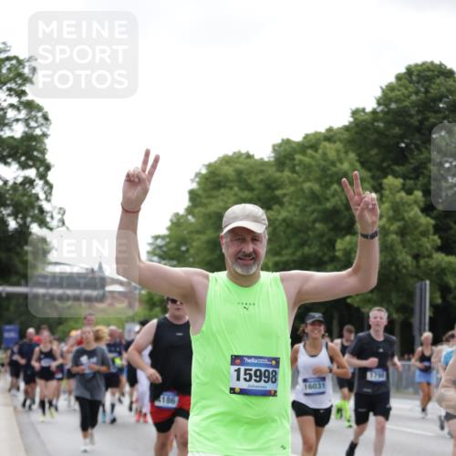 29.06.2025 - hella hamburg halbmarathon Jannik Wohlers http://msf.ph/oto/8142934 29.06.2025 10:44:50 Lombardsbrücke 1685, 1798, 3160, 3164, 3879, 3993, 4099, 4102, 4186, 4337, 4504, 4820, 4851, 5099, 5108, 5190, 5339, 5636, 5949, 6509, 6763, 6788, 6911, 6980, 7699, 7912, 8594, 8605, 8762, 10225, 11119, 11314, 11393, 11473, 11474, 11725, 12198, 12332, 12334, 12415, 12793, 12856, 12878, 12905, 13555, 14002, 14185, 14379, 14410, 14513, 14742, 14758, 14777, 15011, 15450, 15458, 15517, 15557, 15750, 15751, 15998 meine-sportfotos.de