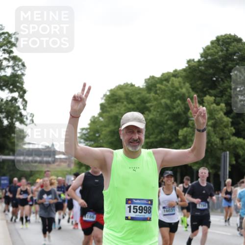 29.06.2025 - hella hamburg halbmarathon Jannik Wohlers http://msf.ph/oto/8142940 29.06.2025 10:44:51 Lombardsbrücke 1685, 1798, 3160, 3164, 3879, 3993, 4099, 4102, 4186, 4306, 4337, 4504, 4820, 4851, 5099, 5108, 5190, 5339, 5636, 5949, 6509, 6763, 6788, 6911, 6980, 7699, 7912, 8594, 8605, 8762, 10225, 11119, 11314, 11393, 11473, 11474, 11725, 12198, 12332, 12334, 12415, 12793, 12856, 12878, 12905, 13555, 14002, 14185, 14379, 14410, 14513, 14742, 14758, 14777, 15011, 15450, 15458, 15517, 15557, 15692, 15750, 15751, 15998 meine-sportfotos.de