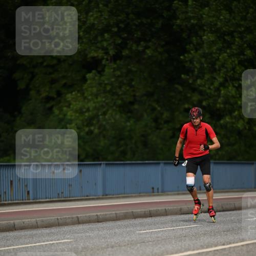 29.06.2025 - hella hamburg halbmarathon Dr. Thomas Lammeyer http://msf.ph/oto/8142961 29.06.2025 09:00:56 Kennedybrücke  meine-sportfotos.de
