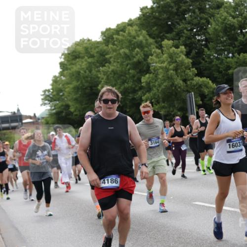 29.06.2025 - hella hamburg halbmarathon Jannik Wohlers http://msf.ph/oto/8142962 29.06.2025 10:44:52 Lombardsbrücke 1685, 1798, 3160, 3164, 3357, 3377, 3879, 3993, 4099, 4102, 4186, 4306, 4337, 4504, 4820, 4851, 5099, 5108, 5190, 5339, 5636, 5949, 6150, 6509, 6763, 6788, 6911, 6980, 7530, 7699, 7912, 8594, 8605, 8762, 10225, 11119, 11314, 11393, 11473, 11474, 11725, 12332, 12334, 12415, 12793, 12856, 12878, 12905, 13555, 14002, 14185, 14232, 14379, 14410, 14513, 14742, 14758, 14777, 15011, 15450, 15458, 15517, 15557, 15692, 15750, 15751, 15998 meine-sportfotos.de