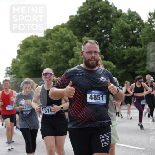 29.06.2025 - hella hamburg halbmarathon Jannik Wohlers http://msf.ph/oto/8143038 29.06.2025 10:44:54 Lombardsbrücke 1685, 1798, 2216, 2217, 3160, 3164, 3357, 3377, 3879, 3993, 4099, 4102, 4186, 4306, 4337, 4504, 4820, 4851, 5099, 5108, 5190, 5339, 5636, 5949, 6150, 6509, 6763, 6788, 6911, 6922, 6980, 7530, 7541, 7699, 8594, 8605, 8762, 9620, 10182, 10225, 11119, 11314, 11393, 11473, 11474, 11725, 11726, 12334, 12415, 12793, 12856, 12878, 12905, 13555, 13862, 14002, 14185, 14232, 14379, 14410, 14513, 14742, 14758, 14777, 15011, 15450, 15517, 15557, 15692, 15750, 15751, 15998 meine-sportfotos.de