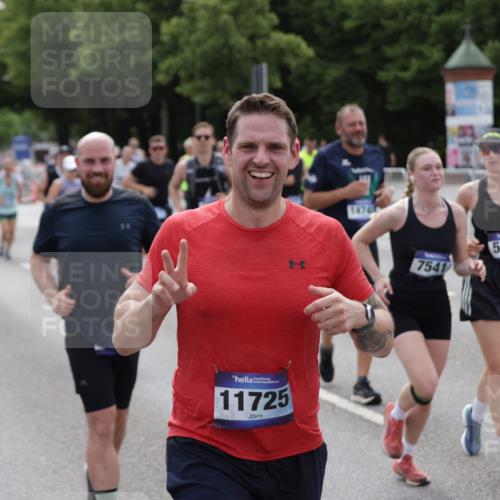 29.06.2025 - hella hamburg halbmarathon Jannik Wohlers http://msf.ph/oto/8143110 29.06.2025 10:45:01 Lombardsbrücke 1713, 1798, 2216, 2217, 2657, 2664, 2973, 3160, 3164, 3357, 3377, 3879, 3993, 4099, 4102, 4224, 4306, 4504, 4820, 4851, 5099, 5108, 5339, 5636, 5949, 6150, 6763, 6788, 6911, 6922, 6980, 7283, 7530, 7541, 7859, 8605, 9620, 10030, 10182, 10225, 10812, 11119, 11314, 11393, 11473, 11474, 11660, 11725, 11726, 12415, 12575, 12793, 12856, 12878, 12905, 13555, 13791, 13862, 14002, 14185, 14232, 14379, 14410, 14513, 14742, 15011, 15450, 15517, 15557, 15692, 18264 meine-sportfotos.de
