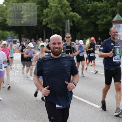 29.06.2025 - hella hamburg halbmarathon Jannik Wohlers http://msf.ph/oto/8143131 29.06.2025 10:45:02 Lombardsbrücke 1713, 1798, 2008, 2216, 2217, 2657, 2664, 2973, 3160, 3164, 3357, 3377, 3879, 3993, 4099, 4102, 4224, 4306, 4504, 4820, 4851, 5099, 5108, 5339, 5636, 5949, 6150, 6763, 6788, 6911, 6922, 6980, 7283, 7530, 7541, 7859, 8605, 8745, 9620, 10030, 10182, 10225, 10812, 11119, 11314, 11473, 11474, 11660, 11725, 11726, 12415, 12575, 12793, 12856, 12878, 12905, 13555, 13791, 13862, 14002, 14185, 14232, 14379, 14410, 14513, 14742, 15011, 15450, 15517, 15557, 15692, 18264 meine-sportfotos.de