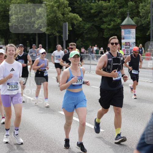 29.06.2025 - hella hamburg halbmarathon Jannik Wohlers http://msf.ph/oto/8143154 29.06.2025 10:45:03 Lombardsbrücke 1060, 1713, 1798, 2008, 2216, 2217, 2657, 2664, 2973, 3357, 3377, 3879, 3993, 4099, 4102, 4224, 4306, 4504, 4820, 5099, 5108, 5339, 5636, 5949, 6150, 6763, 6788, 6911, 6922, 6980, 7283, 7530, 7541, 7859, 8605, 8745, 9620, 10030, 10182, 10225, 10812, 11119, 11314, 11473, 11474, 11640, 11660, 11725, 11726, 12415, 12575, 12856, 12878, 12905, 13555, 13791, 13862, 14002, 14185, 14232, 14379, 14410, 14742, 15011, 15450, 15517, 15557, 15692, 16415, 18264 meine-sportfotos.de