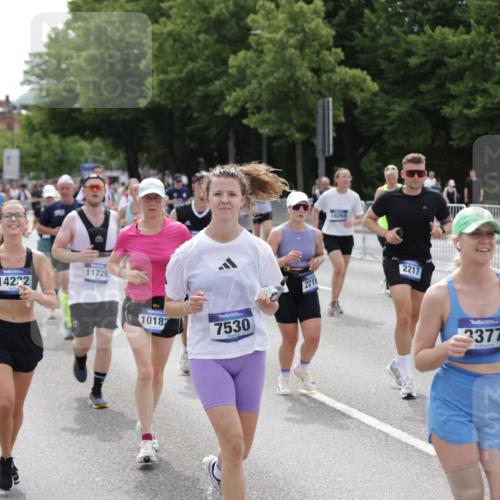 29.06.2025 - hella hamburg halbmarathon Jannik Wohlers http://msf.ph/oto/8143163 29.06.2025 10:45:04 Lombardsbrücke 1060, 1085, 1713, 1798, 2008, 2216, 2217, 2657, 2664, 2973, 3357, 3377, 3879, 3993, 4099, 4102, 4224, 4306, 4504, 4820, 5099, 5108, 5339, 5636, 5949, 6150, 6763, 6788, 6911, 6922, 6980, 7283, 7530, 7541, 7859, 8605, 8745, 9620, 10030, 10182, 10225, 10812, 11119, 11314, 11473, 11474, 11640, 11660, 11725, 11726, 12415, 12575, 12856, 12878, 13555, 13791, 13862, 14002, 14185, 14232, 14379, 14410, 14742, 15011, 15450, 15517, 15557, 15692, 16415, 18264 meine-sportfotos.de