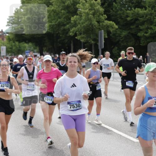 29.06.2025 - hella hamburg halbmarathon Jannik Wohlers http://msf.ph/oto/8143167 29.06.2025 10:45:04 Lombardsbrücke 1060, 1085, 1713, 1798, 2008, 2216, 2217, 2657, 2664, 2973, 3357, 3377, 3879, 3993, 4099, 4102, 4224, 4306, 4504, 4820, 5099, 5108, 5339, 5636, 5949, 6150, 6763, 6788, 6911, 6922, 6980, 7283, 7530, 7541, 7859, 8605, 8745, 9620, 10030, 10182, 10225, 10812, 11119, 11314, 11473, 11474, 11640, 11660, 11725, 11726, 12415, 12575, 12856, 12878, 13555, 13791, 13862, 14002, 14185, 14232, 14379, 14410, 14742, 15011, 15450, 15517, 15557, 15692, 16415, 18264 meine-sportfotos.de