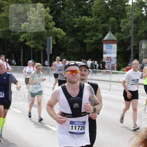 29.06.2025 - hella hamburg halbmarathon Jannik Wohlers http://msf.ph/oto/8143212 29.06.2025 10:45:07 Lombardsbrücke 1033, 1060, 1085, 1713, 2008, 2216, 2217, 2550, 2657, 2664, 2973, 3357, 3377, 4099, 4102, 4224, 4306, 5339, 5949, 6150, 6763, 6911, 6922, 7283, 7530, 7541, 7859, 8745, 9620, 10030, 10182, 10225, 10812, 11119, 11473, 11474, 11640, 11660, 11725, 11726, 12415, 12575, 12856, 12878, 13791, 13862, 14185, 14232, 14379, 14410, 14742, 15011, 15450, 15517, 15557, 15692, 16415, 18003, 18264, 19039 meine-sportfotos.de