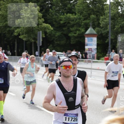 29.06.2025 - hella hamburg halbmarathon Jannik Wohlers http://msf.ph/oto/8143219 29.06.2025 10:45:07 Lombardsbrücke 1033, 1060, 1085, 1713, 2008, 2216, 2217, 2550, 2657, 2664, 2973, 3357, 3377, 4099, 4102, 4224, 4306, 5339, 5949, 6150, 6763, 6911, 6922, 7283, 7530, 7541, 7859, 8745, 9620, 10030, 10182, 10225, 10812, 11119, 11473, 11474, 11640, 11660, 11725, 11726, 12415, 12575, 12856, 12878, 13791, 13862, 14185, 14232, 14379, 14410, 14742, 15011, 15450, 15517, 15557, 15692, 16415, 18003, 18264, 19039 meine-sportfotos.de