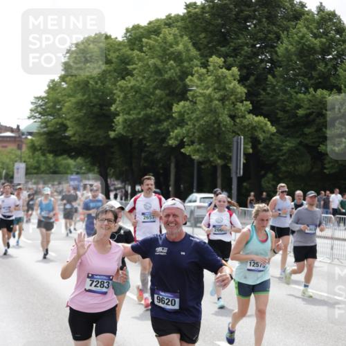 29.06.2025 - hella hamburg halbmarathon Jannik Wohlers http://msf.ph/oto/8143232 29.06.2025 10:45:07 Lombardsbrücke 1033, 1060, 1085, 1713, 2008, 2216, 2217, 2550, 2657, 2664, 2973, 3357, 3377, 4099, 4102, 4224, 4306, 5339, 5949, 6150, 6763, 6911, 6922, 7283, 7530, 7541, 7859, 8745, 9620, 10030, 10182, 10225, 10812, 11119, 11473, 11474, 11640, 11660, 11725, 11726, 12415, 12575, 12856, 12878, 13791, 13862, 14185, 14232, 14379, 14410, 14742, 15011, 15450, 15517, 15557, 15692, 16415, 18003, 18264, 19039 meine-sportfotos.de
