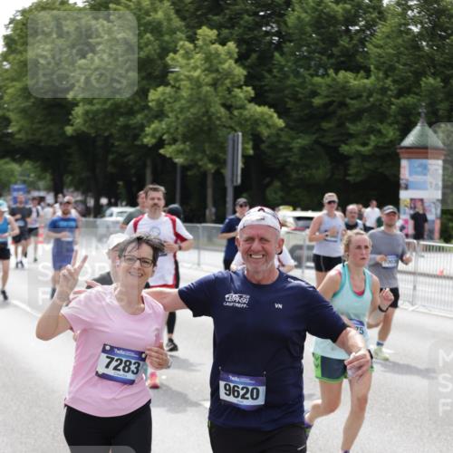 29.06.2025 - hella hamburg halbmarathon Jannik Wohlers http://msf.ph/oto/8143292 29.06.2025 10:45:08 Lombardsbrücke 1033, 1060, 1085, 1713, 2008, 2216, 2217, 2550, 2657, 2664, 2973, 3357, 3377, 4224, 4306, 5339, 5949, 6150, 6763, 6911, 6922, 7283, 7530, 7541, 7859, 8745, 9620, 10030, 10182, 10225, 10812, 11119, 11640, 11660, 11725, 11726, 12575, 12856, 12878, 13302, 13791, 13862, 14185, 14232, 14379, 14742, 15011, 15450, 15517, 15557, 15692, 16415, 17054, 18003, 18264, 19039 meine-sportfotos.de