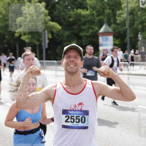 29.06.2025 - hella hamburg halbmarathon Jannik Wohlers http://msf.ph/oto/8143326 29.06.2025 10:45:17 Lombardsbrücke 1033, 1060, 1085, 1104, 1854, 1983, 2008, 2522, 2550, 2657, 2664, 2917, 2965, 2973, 4224, 4317, 4388, 5044, 5635, 6133, 6623, 7268, 7859, 8745, 10030, 10327, 10329, 10367, 11160, 11253, 11640, 11660, 12009, 12575, 13302, 13791, 14445, 16415, 17054, 17334, 17373, 17928, 18003, 18250, 18264, 19039 meine-sportfotos.de