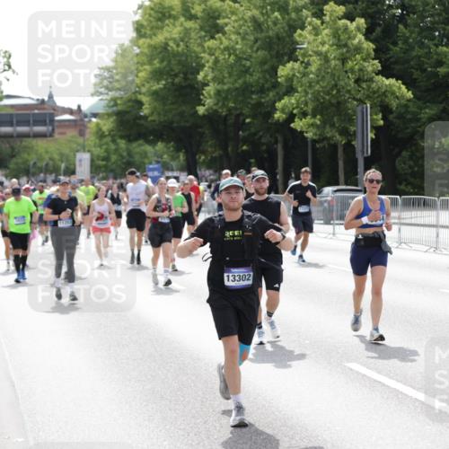 29.06.2025 - hella hamburg halbmarathon Jannik Wohlers http://msf.ph/oto/8143350 29.06.2025 10:45:18 Lombardsbrücke 1033, 1060, 1085, 1104, 1421, 1426, 1854, 1983, 2008, 2522, 2550, 2657, 2664, 2917, 2965, 2973, 4224, 4317, 4388, 5044, 5635, 6133, 6623, 7268, 7356, 8745, 10030, 10327, 10329, 10367, 10875, 11160, 11253, 11640, 11660, 12009, 13302, 13791, 14445, 16415, 17054, 17334, 17373, 17597, 17928, 18003, 18250, 18264, 19039 meine-sportfotos.de