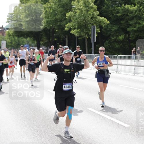 29.06.2025 - hella hamburg halbmarathon Jannik Wohlers http://msf.ph/oto/8143384 29.06.2025 10:45:19 Lombardsbrücke 1033, 1060, 1085, 1100, 1104, 1421, 1426, 1555, 1854, 1983, 2008, 2522, 2550, 2657, 2664, 2917, 2965, 2973, 4104, 4224, 4317, 4388, 5044, 5635, 6133, 6623, 7268, 7356, 8745, 10327, 10329, 10367, 10511, 10875, 11160, 11253, 11332, 11640, 11660, 12009, 13302, 13791, 14445, 16415, 17054, 17334, 17373, 17597, 17928, 18003, 18250, 18264, 19039 meine-sportfotos.de