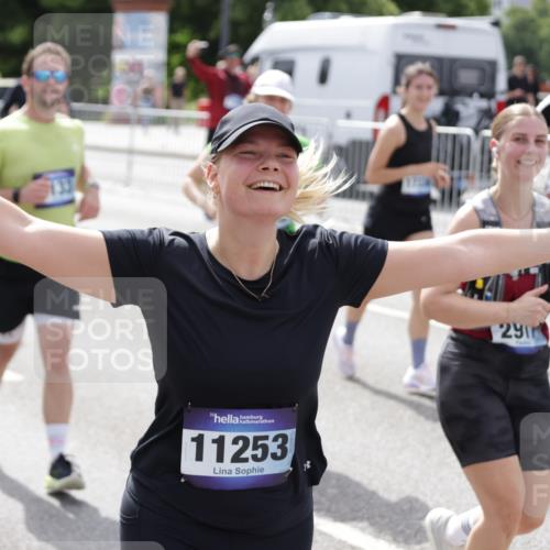 29.06.2025 - hella hamburg halbmarathon Jannik Wohlers http://msf.ph/oto/8143429 29.06.2025 10:45:25 Lombardsbrücke 1004, 1033, 1085, 1100, 1104, 1421, 1426, 1555, 1854, 1983, 2398, 2522, 2550, 2917, 2954, 2965, 4104, 4317, 4388, 4572, 5044, 5635, 6133, 6333, 6623, 7268, 7356, 7605, 9120, 9121, 10327, 10329, 10367, 10511, 10727, 10875, 11160, 11253, 11332, 12009, 13302, 14230, 14445, 14582, 16321, 17054, 17334, 17373, 17597, 17901, 17928, 18003, 18250, 19039 meine-sportfotos.de