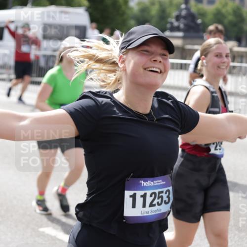 29.06.2025 - hella hamburg halbmarathon Jannik Wohlers http://msf.ph/oto/8143448 29.06.2025 10:45:25 Lombardsbrücke 1004, 1033, 1085, 1100, 1104, 1421, 1426, 1555, 1854, 1983, 2398, 2522, 2550, 2917, 2954, 2965, 4104, 4317, 4388, 4572, 5044, 5635, 6133, 6333, 6623, 7268, 7356, 7605, 9120, 9121, 10327, 10329, 10367, 10511, 10727, 10875, 11160, 11253, 11332, 12009, 13302, 14230, 14445, 14582, 16321, 17054, 17334, 17373, 17597, 17901, 17928, 18003, 18250, 19039 meine-sportfotos.de