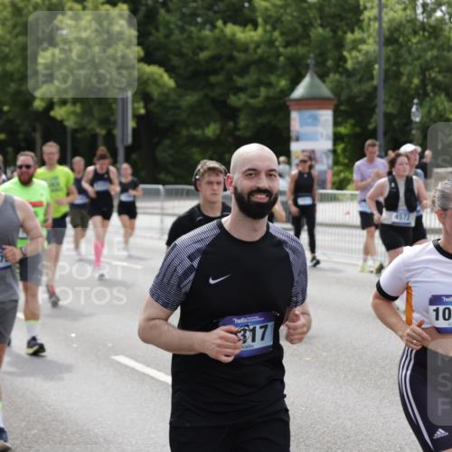 29.06.2025 - hella hamburg halbmarathon Jannik Wohlers http://msf.ph/oto/8143461 29.06.2025 10:45:30 Lombardsbrücke 1004, 1100, 1104, 1421, 1426, 1555, 1854, 1867, 1868, 1983, 2398, 2522, 2917, 2954, 2965, 4104, 4223, 4317, 4388, 4572, 5044, 5635, 5769, 5770, 5892, 6133, 6333, 6623, 7268, 7356, 7605, 7894, 9120, 9121, 9426, 10327, 10329, 10367, 10511, 10727, 10875, 11160, 11253, 11332, 11358, 12009, 14230, 14319, 14322, 14403, 14445, 14582, 16005, 16059, 16321, 16793, 17031, 17184, 17334, 17373, 17597, 17901, 17928, 18250, 18280 meine-sportfotos.de