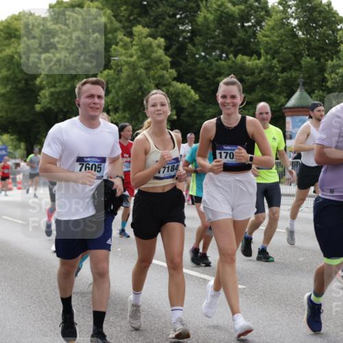 29.06.2025 - hella hamburg halbmarathon Jannik Wohlers http://msf.ph/oto/8143521 29.06.2025 10:45:38 Lombardsbrücke 1004, 1100, 1421, 1426, 1555, 1867, 1868, 2398, 2423, 2773, 2813, 2951, 2954, 3410, 4104, 4223, 4572, 5703, 5769, 5770, 5892, 6333, 6392, 7356, 7605, 7894, 9120, 9121, 9426, 9445, 10367, 10511, 10727, 10875, 11332, 11358, 11876, 14230, 14319, 14322, 14403, 14445, 14582, 15107, 16005, 16059, 16321, 16745, 16793, 17031, 17184, 17597, 17901, 18214, 18280, 18334 meine-sportfotos.de