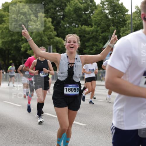 29.06.2025 - hella hamburg halbmarathon Jannik Wohlers http://msf.ph/oto/8143535 29.06.2025 10:45:39 Lombardsbrücke 1004, 1100, 1421, 1426, 1532, 1555, 1867, 1868, 2398, 2423, 2773, 2813, 2951, 2954, 3410, 4104, 4223, 4572, 5703, 5769, 5770, 5892, 6333, 6392, 7356, 7605, 7894, 9120, 9121, 9426, 9445, 10511, 10727, 10875, 11332, 11358, 11876, 11910, 14230, 14319, 14322, 14403, 14582, 15107, 16005, 16059, 16321, 16745, 16793, 17031, 17184, 17597, 17901, 18214, 18280, 18334 meine-sportfotos.de