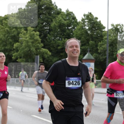29.06.2025 - hella hamburg halbmarathon Jannik Wohlers http://msf.ph/oto/8143546 29.06.2025 10:45:42 Lombardsbrücke 1004, 1532, 1867, 1868, 2398, 2423, 2773, 2813, 2951, 3410, 4223, 5697, 5703, 5769, 5770, 5892, 6333, 6392, 7605, 7894, 7983, 9120, 9121, 9129, 9426, 9445, 10727, 11358, 11361, 11876, 11910, 12507, 13499, 14230, 14319, 14322, 14403, 14582, 15107, 16005, 16059, 16745, 16793, 17031, 17184, 18018, 18214, 18280, 18334 meine-sportfotos.de