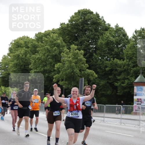 29.06.2025 - hella hamburg halbmarathon Jannik Wohlers http://msf.ph/oto/8143640 29.06.2025 10:45:44 Lombardsbrücke 1004, 1532, 1867, 1868, 2398, 2423, 2773, 2813, 2951, 3410, 4119, 4223, 5697, 5703, 5769, 5770, 5854, 5892, 6333, 6392, 7605, 7894, 7960, 7983, 8047, 9129, 9337, 9426, 9445, 11358, 11361, 11876, 11910, 12298, 12507, 13499, 14230, 14319, 14322, 14403, 14582, 15107, 16005, 16059, 16745, 16793, 17031, 17170, 17184, 18018, 18214, 18280, 18334 meine-sportfotos.de