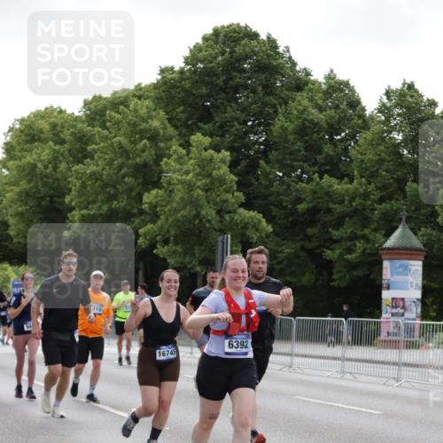 29.06.2025 - hella hamburg halbmarathon Jannik Wohlers http://msf.ph/oto/8143655 29.06.2025 10:45:45 Lombardsbrücke 1004, 1429, 1465, 1532, 1867, 1868, 2398, 2423, 2773, 2813, 2951, 3410, 4119, 4223, 5697, 5703, 5769, 5770, 5854, 5892, 6068, 6392, 7605, 7894, 7960, 7983, 8047, 9129, 9337, 9426, 9445, 11358, 11361, 11876, 11910, 12298, 12507, 13499, 14230, 14319, 14322, 14403, 14582, 15107, 16005, 16059, 16745, 16793, 17031, 17170, 17184, 18018, 18214, 18280, 18334 meine-sportfotos.de