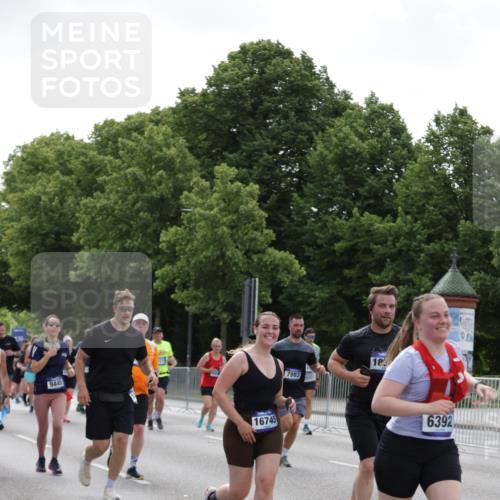 29.06.2025 - hella hamburg halbmarathon Jannik Wohlers http://msf.ph/oto/8143667 29.06.2025 10:45:45 Lombardsbrücke 1004, 1429, 1465, 1532, 1867, 1868, 2398, 2423, 2773, 2813, 2951, 3410, 4119, 4223, 5697, 5703, 5769, 5770, 5854, 5892, 6068, 6392, 7605, 7894, 7960, 7983, 8047, 9129, 9337, 9426, 9445, 11358, 11361, 11876, 11910, 12298, 12507, 13499, 14230, 14319, 14322, 14403, 14582, 15107, 16005, 16059, 16745, 16793, 17031, 17170, 17184, 18018, 18214, 18280, 18334 meine-sportfotos.de