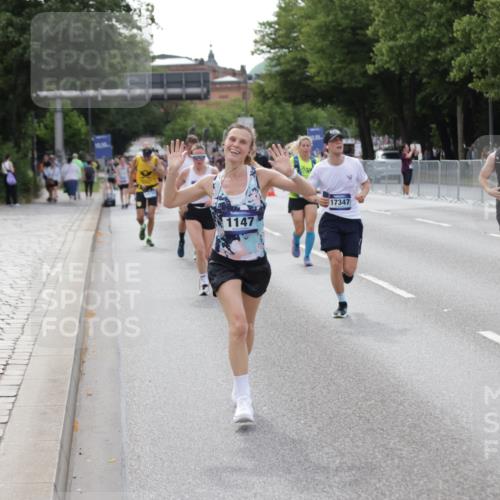 29.06.2025 - hella hamburg halbmarathon Jannik Wohlers http://msf.ph/oto/8143810 29.06.2025 10:08:41 Lombardsbrücke 1147, 1188, 1838, 7453, 9718, 10819, 11067, 11496, 13210, 13592, 13593, 14736, 15586, 15592, 17347, 18266, 18505 meine-sportfotos.de