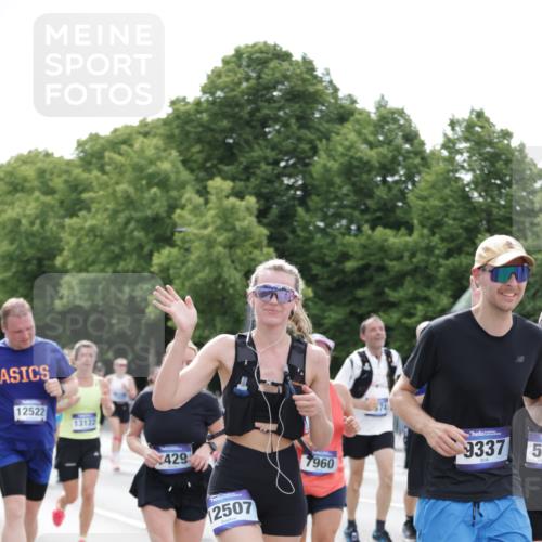 29.06.2025 - hella hamburg halbmarathon Jannik Wohlers http://msf.ph/oto/8143896 29.06.2025 10:45:56 Lombardsbrücke 1429, 1465, 1532, 1608, 1837, 2500, 2813, 2951, 3410, 4119, 4448, 5697, 5854, 6068, 7303, 7364, 7368, 7374, 7960, 7983, 8047, 8700, 9129, 9337, 9445, 10153, 11361, 11910, 12298, 12333, 12507, 12522, 13076, 13122, 13213, 13449, 13499, 14250, 14473, 15305, 15683, 16717, 16912, 17006, 17170, 17704, 17936, 18018, 18214, 18334 meine-sportfotos.de