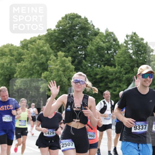 29.06.2025 - hella hamburg halbmarathon Jannik Wohlers http://msf.ph/oto/8143900 29.06.2025 10:45:56 Lombardsbrücke 1429, 1465, 1532, 1608, 1837, 2500, 2813, 2951, 3410, 4119, 4448, 5697, 5854, 6068, 7303, 7364, 7368, 7374, 7960, 7983, 8047, 8700, 9129, 9337, 9445, 10153, 11361, 11910, 12298, 12333, 12507, 12522, 13076, 13122, 13213, 13449, 13499, 14250, 14473, 15305, 15683, 16717, 16912, 17006, 17170, 17704, 17936, 18018, 18214, 18334 meine-sportfotos.de
