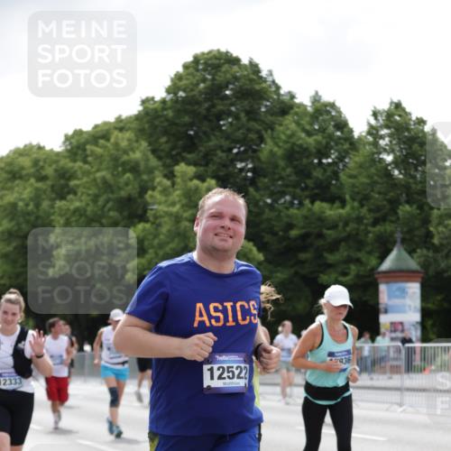 29.06.2025 - hella hamburg halbmarathon Jannik Wohlers http://msf.ph/oto/8143933 29.06.2025 10:45:58 Lombardsbrücke 1429, 1465, 1532, 1608, 1837, 2500, 2697, 3410, 4119, 4448, 5697, 5854, 6068, 7303, 7364, 7368, 7374, 7960, 7983, 8047, 8700, 9129, 9337, 9445, 10153, 11361, 11910, 12298, 12333, 12507, 12522, 13076, 13122, 13213, 13449, 13499, 14250, 14473, 15305, 15683, 16717, 16912, 17006, 17170, 17633, 17704, 17936, 18018, 18214 meine-sportfotos.de