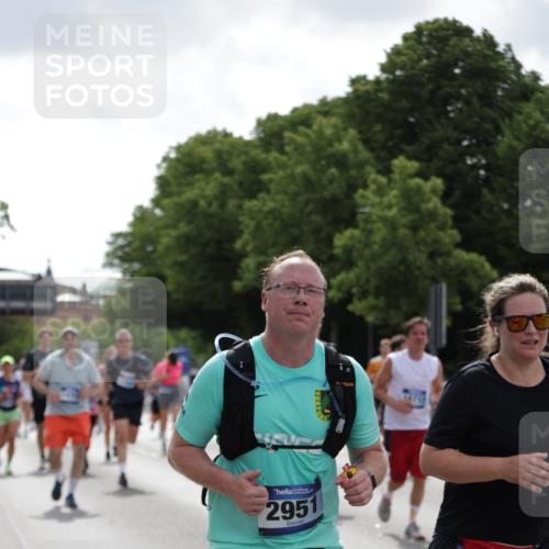 29.06.2025 - hella hamburg halbmarathon Jannik Wohlers http://msf.ph/oto/8143998 29.06.2025 10:46:01 Lombardsbrücke 1429, 1465, 1608, 1837, 2500, 2697, 3469, 4119, 4355, 4448, 5697, 5854, 6068, 6124, 6161, 7303, 7364, 7368, 7374, 7767, 7960, 7983, 8047, 8551, 8700, 9129, 9337, 10153, 10230, 11361, 12298, 12333, 12507, 12522, 13076, 13122, 13213, 13449, 13499, 13969, 14250, 14473, 15305, 15683, 15852, 16218, 16717, 16912, 17006, 17170, 17633, 17704, 17936, 18018, 18458 meine-sportfotos.de