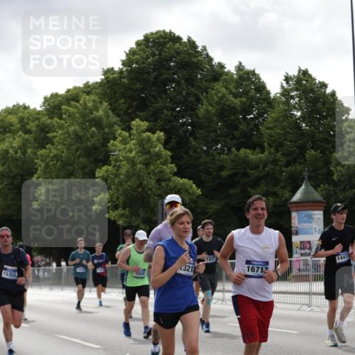 29.06.2025 - hella hamburg halbmarathon Jannik Wohlers http://msf.ph/oto/8144012 29.06.2025 10:46:03 Lombardsbrücke 1429, 1465, 1608, 1837, 2500, 2697, 3469, 4119, 4355, 4448, 4604, 5697, 5854, 6068, 6124, 6161, 7303, 7364, 7368, 7374, 7767, 7960, 8047, 8551, 8700, 9129, 9337, 9691, 10153, 10230, 11361, 12298, 12333, 12507, 12522, 13076, 13122, 13213, 13449, 13969, 14250, 14261, 14473, 15305, 15683, 15852, 16218, 16717, 16882, 16912, 17006, 17170, 17633, 17704, 17936, 18458 meine-sportfotos.de