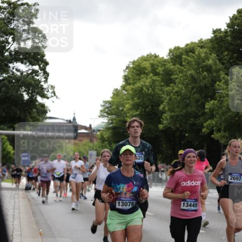29.06.2025 - hella hamburg halbmarathon Jannik Wohlers http://msf.ph/oto/8144043 29.06.2025 10:46:07 Lombardsbrücke 1371, 1375, 1608, 1837, 2500, 2697, 3469, 3734, 4355, 4448, 4604, 6124, 6161, 7303, 7364, 7368, 7374, 7767, 8477, 8551, 8700, 9691, 10153, 10230, 12333, 12522, 13076, 13122, 13213, 13449, 13969, 14250, 14261, 14473, 15305, 15683, 15852, 16218, 16717, 16882, 16912, 16987, 17006, 17419, 17459, 17633, 17704, 17936, 18458 meine-sportfotos.de