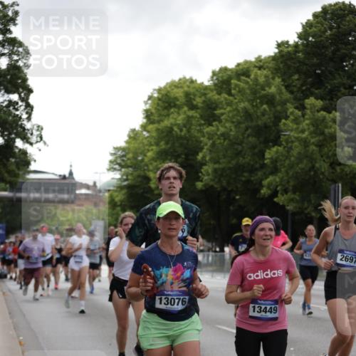 29.06.2025 - hella hamburg halbmarathon Jannik Wohlers http://msf.ph/oto/8144078 29.06.2025 10:46:08 Lombardsbrücke 1371, 1375, 1608, 1837, 2500, 2697, 3469, 3734, 4355, 4448, 4604, 6124, 6161, 7303, 7364, 7767, 8477, 8551, 8700, 9691, 10153, 10230, 13076, 13122, 13213, 13449, 13969, 14250, 14261, 14473, 15305, 15683, 15852, 16218, 16717, 16882, 16912, 16987, 17006, 17419, 17459, 17633, 17704, 17936, 18458 meine-sportfotos.de