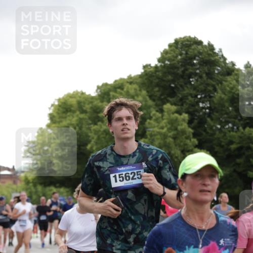 29.06.2025 - hella hamburg halbmarathon Jannik Wohlers http://msf.ph/oto/8144088 29.06.2025 10:46:09 Lombardsbrücke 1371, 1375, 1608, 1837, 2500, 2697, 3469, 3734, 4202, 4296, 4355, 4448, 4604, 6124, 6161, 7303, 7767, 8477, 8551, 8700, 9691, 10153, 10230, 13076, 13213, 13449, 13969, 14250, 14261, 14473, 15305, 15683, 15852, 16218, 16717, 16882, 16912, 16987, 17006, 17419, 17459, 17633, 17704, 17936, 18458 meine-sportfotos.de