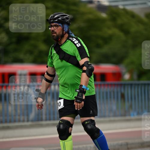 29.06.2025 - hella hamburg halbmarathon Dr. Thomas Lammeyer http://msf.ph/oto/8144133 29.06.2025 09:12:28 Kennedybrücke  meine-sportfotos.de