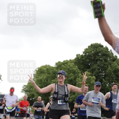 29.06.2025 - hella hamburg halbmarathon Jannik Wohlers http://msf.ph/oto/8144169 29.06.2025 10:46:16 Lombardsbrücke 1371, 1375, 1837, 1999, 2162, 2697, 3277, 3406, 3407, 3469, 3734, 4202, 4296, 4342, 4355, 4604, 5700, 6124, 6161, 6740, 7303, 7412, 7767, 7827, 8477, 8551, 9243, 9691, 10230, 10591, 12140, 13449, 13757, 13969, 14011, 14181, 14261, 14473, 15305, 15852, 16218, 16882, 16987, 17419, 17459, 17633, 18458, 18881, 18924 meine-sportfotos.de
