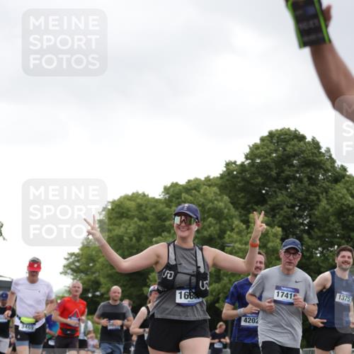 29.06.2025 - hella hamburg halbmarathon Jannik Wohlers http://msf.ph/oto/8144173 29.06.2025 10:46:17 Lombardsbrücke 1371, 1375, 1999, 2162, 2320, 2697, 3277, 3406, 3407, 3469, 3734, 4202, 4296, 4342, 4355, 4604, 5700, 6124, 6161, 6740, 7412, 7767, 7827, 8477, 8551, 8553, 9092, 9243, 9691, 10230, 10591, 12140, 13195, 13757, 13969, 14011, 14181, 14261, 15305, 15852, 16218, 16882, 16987, 17419, 17459, 17633, 18458, 18881, 18924 meine-sportfotos.de