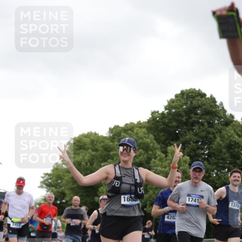 29.06.2025 - hella hamburg halbmarathon Jannik Wohlers http://msf.ph/oto/8144176 29.06.2025 10:46:17 Lombardsbrücke 1371, 1375, 1999, 2162, 2320, 2697, 3277, 3406, 3407, 3469, 3734, 4202, 4296, 4342, 4355, 4604, 5700, 6124, 6161, 6740, 7412, 7767, 7827, 8477, 8551, 8553, 9092, 9243, 9691, 10230, 10591, 12140, 13195, 13757, 13969, 14011, 14181, 14261, 15305, 15852, 16218, 16882, 16987, 17419, 17459, 17633, 18458, 18881, 18924 meine-sportfotos.de