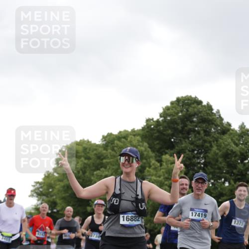 29.06.2025 - hella hamburg halbmarathon Jannik Wohlers http://msf.ph/oto/8144187 29.06.2025 10:46:17 Lombardsbrücke 1371, 1375, 1999, 2162, 2320, 2697, 3277, 3406, 3407, 3469, 3734, 4202, 4296, 4342, 4355, 4604, 5700, 6124, 6161, 6740, 7412, 7767, 7827, 8477, 8551, 8553, 9092, 9243, 9691, 10230, 10591, 12140, 13195, 13757, 13969, 14011, 14181, 14261, 15305, 15852, 16218, 16882, 16987, 17419, 17459, 17633, 18458, 18881, 18924 meine-sportfotos.de