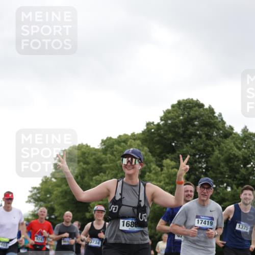 29.06.2025 - hella hamburg halbmarathon Jannik Wohlers http://msf.ph/oto/8144192 29.06.2025 10:46:17 Lombardsbrücke 1371, 1375, 1999, 2162, 2320, 2697, 3277, 3406, 3407, 3469, 3734, 4202, 4296, 4342, 4355, 4604, 5700, 6124, 6161, 6740, 7412, 7767, 7827, 8477, 8551, 8553, 9092, 9243, 9691, 10230, 10591, 12140, 13195, 13757, 13969, 14011, 14181, 14261, 15305, 15852, 16218, 16882, 16987, 17419, 17459, 17633, 18458, 18881, 18924 meine-sportfotos.de