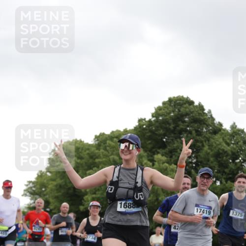 29.06.2025 - hella hamburg halbmarathon Jannik Wohlers http://msf.ph/oto/8144200 29.06.2025 10:46:17 Lombardsbrücke 1371, 1375, 1999, 2162, 2320, 2697, 3277, 3406, 3407, 3469, 3734, 4202, 4296, 4342, 4355, 4604, 5700, 6124, 6161, 6740, 7412, 7767, 7827, 8477, 8551, 8553, 9092, 9243, 9691, 10230, 10591, 12140, 13195, 13757, 13969, 14011, 14181, 14261, 15305, 15852, 16218, 16882, 16987, 17419, 17459, 17633, 18458, 18881, 18924 meine-sportfotos.de