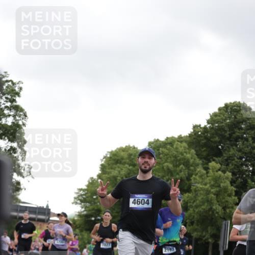 29.06.2025 - hella hamburg halbmarathon Jannik Wohlers http://msf.ph/oto/8144333 29.06.2025 10:46:22 Lombardsbrücke 1363, 1371, 1375, 1720, 1999, 2162, 2211, 2320, 2981, 3277, 3406, 3407, 3734, 3823, 4202, 4296, 4342, 4355, 4604, 5700, 6740, 7412, 7827, 8477, 8486, 8553, 9050, 9092, 9139, 9243, 9691, 9743, 10230, 10514, 10515, 10591, 12140, 13195, 13756, 13757, 13885, 13969, 14011, 14181, 14261, 14891, 15852, 16882, 16987, 17419, 17459, 18315, 18881, 18924, 18950 meine-sportfotos.de